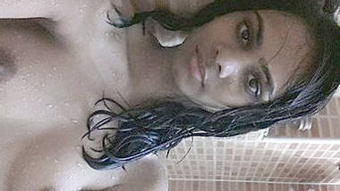 desi girl bathing