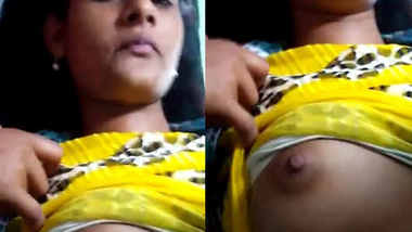 desi girl pushpa showing her melons to lover