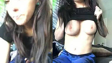 Desi babe hot boobs show