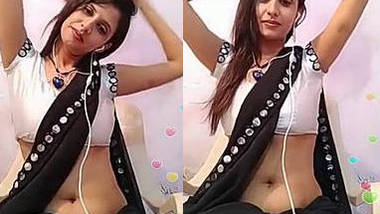 Desi aunty very hot navel show live chat