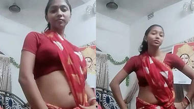 Hot housewife bhabhi princess rakhi chubby navel dance 1.