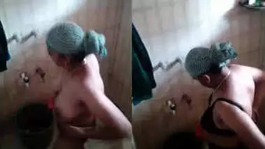 Xxxbfvdohd - Desi aunty nude bath caught by hidden cam 1 indian tube porno