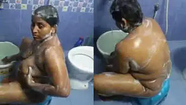 Chennai sexy tamil aunty naked bathing 2