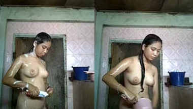 Indonesian babe Bathing n masturbating in shower