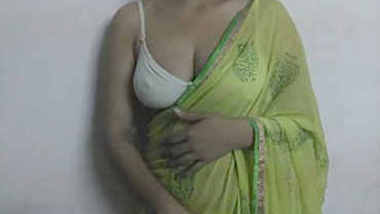 Indian wife Simran with husband on cam