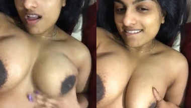 Mumbai young college Girl Showing Her Boobs