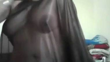 Desi aunty boobs flashing on webcam