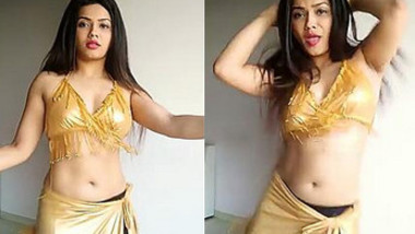 Shrutika gaonkar hot dance