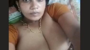 Bhabi Record Her Selfie Video FOr Lover