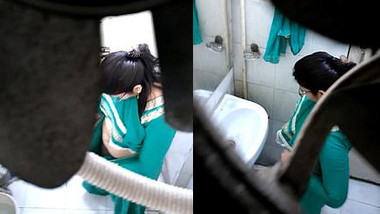 Desi bhabhi toilet capture