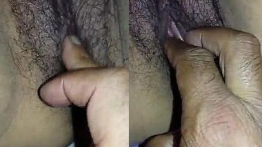 Desi bhabi pussy licked and fengering by her boyfriend