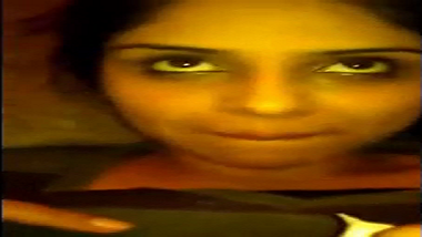 Indian hot bhabhi from Delhi gives blowjob to young guy | Leaked mms