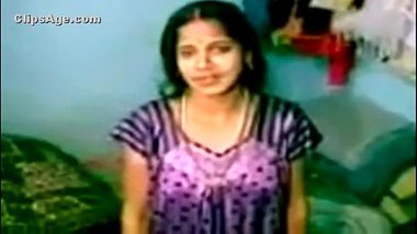 Gujju Bhabhi Showing Boobs And Wet Pussy