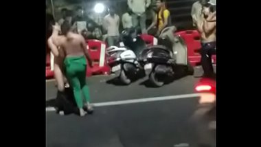 Hot MMS Of Naked Girls In Delhi Road