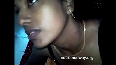 Sexy Srilankan Aunty Romancing With Lover