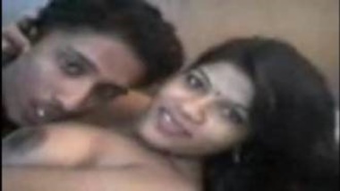 Sex MMS Of Desi Guy With Next Door Bhabhi