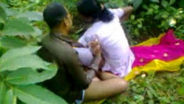 Hot Indian couple fucking outdoor