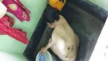 Indian aunty bath captured