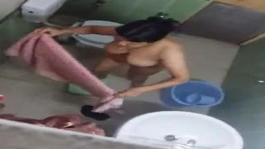 Indian aunty nude capture in bathroom
