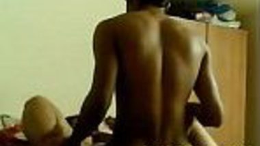 Patna housewife does hardcore sex with her servant