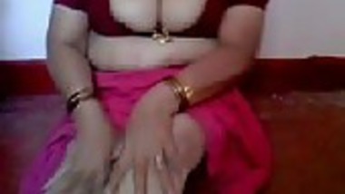 Bhabhi with shapeless ass exposed on cam for lover