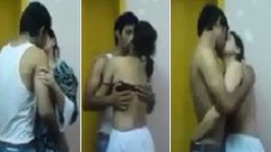 College Indian lovers hot kiss & smooching