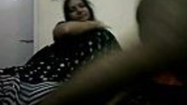 Tamil bhabhi in black saree give her devar sloppy blowjob