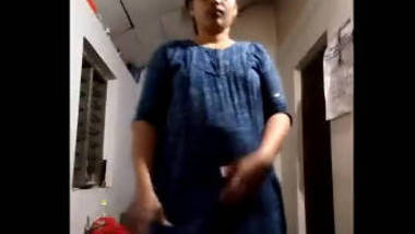sexy tamil aunty need dick