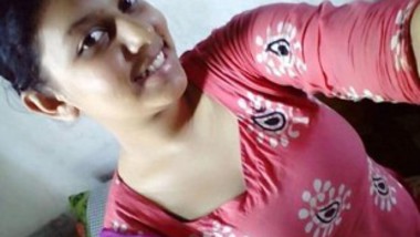 Desi Girl Pussy Showing On VideoCall