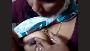Tamil Bhabi Showing Her Boobs While Cooking