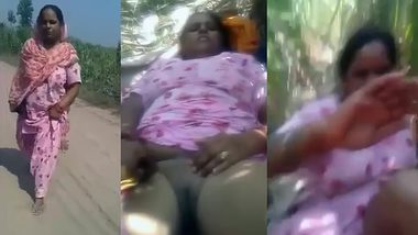 Indian Sex XXX - Desi aunty village bhabi fucking with devar in field