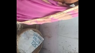 Saggy Boobs Of Bhojpuri Housewife