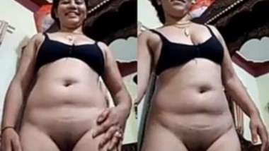 Sexy Nepali Girl Showing Pussy