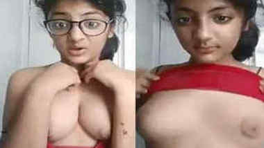 Innocent Indian gal shows XXX assets while recording sex video for BF