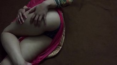 Indian Instagram XXX model caught nude in hotel room