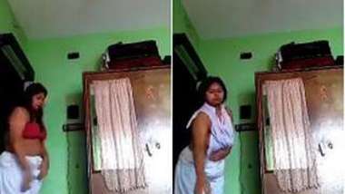 Man set camera in Desi girlfriend's room to film her XXX naked body