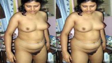 Desi loves own body that is made to be exposed in solo sex video