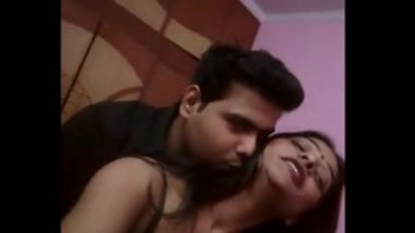 Guy romance with sexy bhabi non nude video