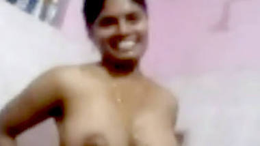 Desi hot wife bath