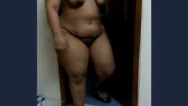 Chubby Desi Wife Nude Exposed By Bf