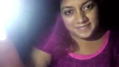 Desi woman can demonstrate porn treasures even in the dark room