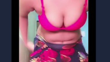 Desi Girl Bipasha Gupta Showing Boobs And Pussy In Live