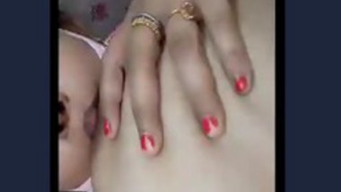 Indian big boob bhbai fingering pussy