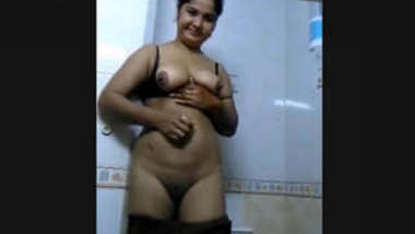 Bangladeshi Married Bhabi Make Nude Video for lover