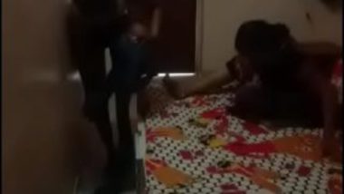 Sexy telugu aunty secretly filming pooku dengu