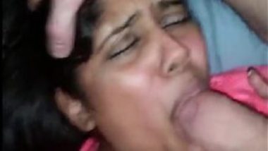 Indian wife squirts during blowjob to boyfriend