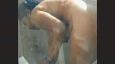 Desi Bhabhi Nude Bath Capture