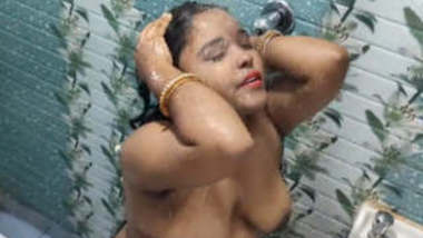 Bengali Hot Boudi Bathing Vdo