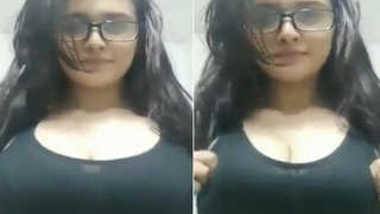 Nerdy Desi babe with big natural tits is ready for chudai fun