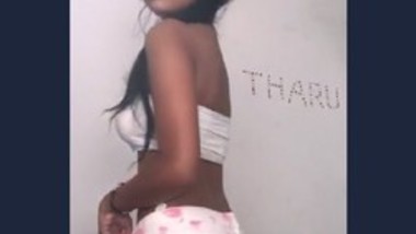 Sexy Sri Lankan Girl 1 more New Leaked Video Must Watch Guys